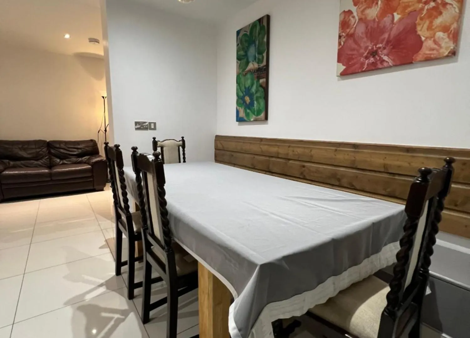 Lovely Dublin Home - Just 15 Mins To City Centre 0*,  Ireland